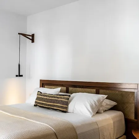 Thira Gold Apartament *